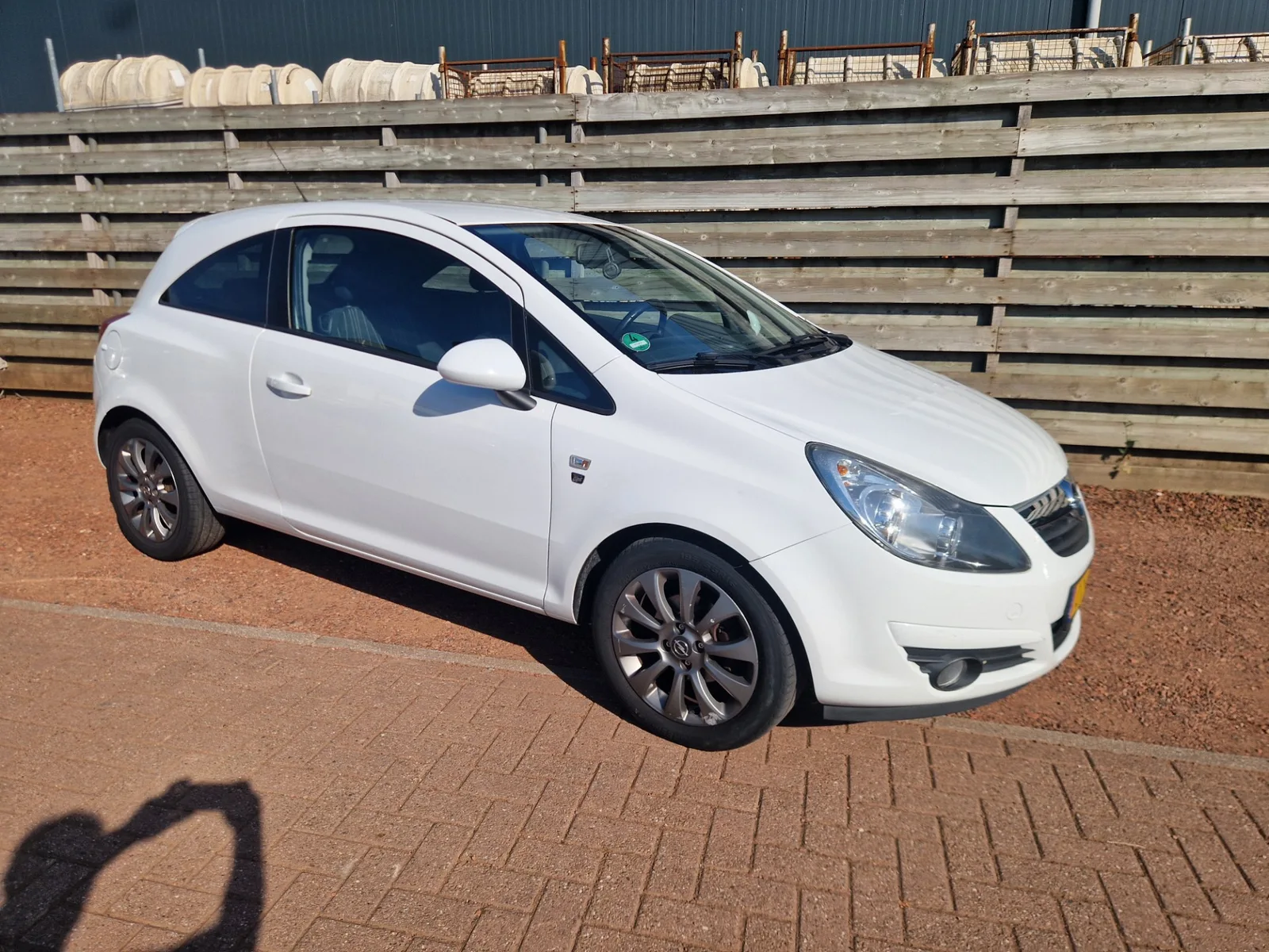 Opel Corsa (2010) — foto 1