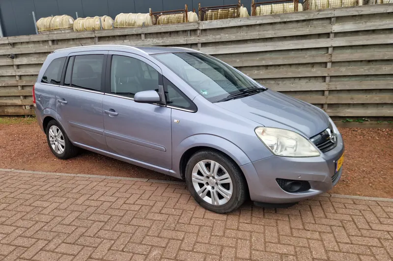 Opel Zafira (2008)