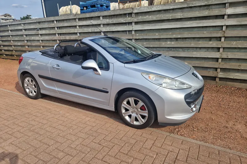 Peugeot 207 (2007)