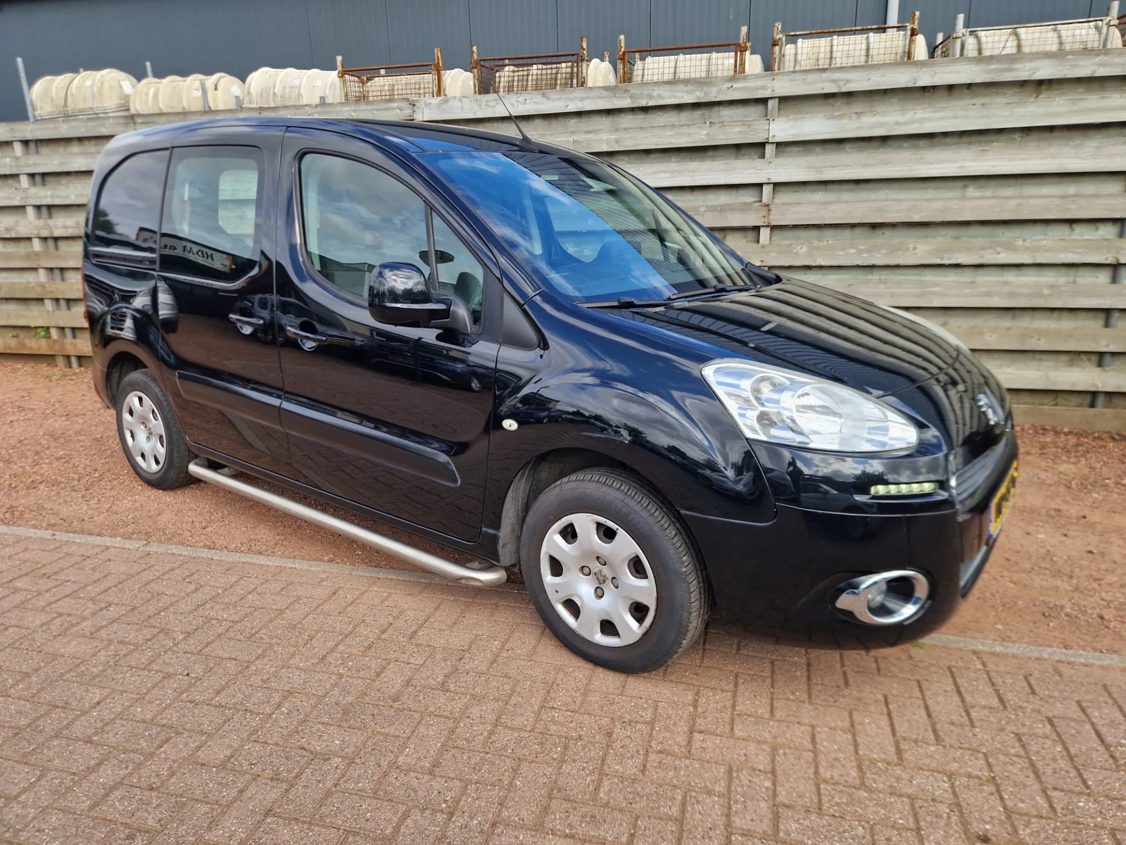 Peugeot Partner (2015) — foto 1