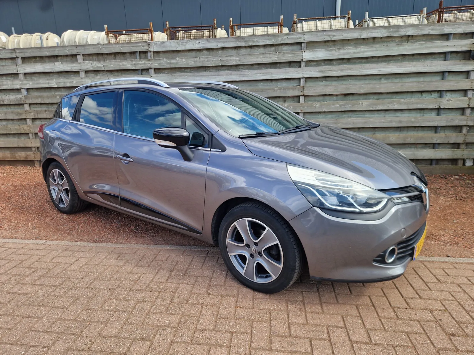 Renault Clio (2016) — foto 1