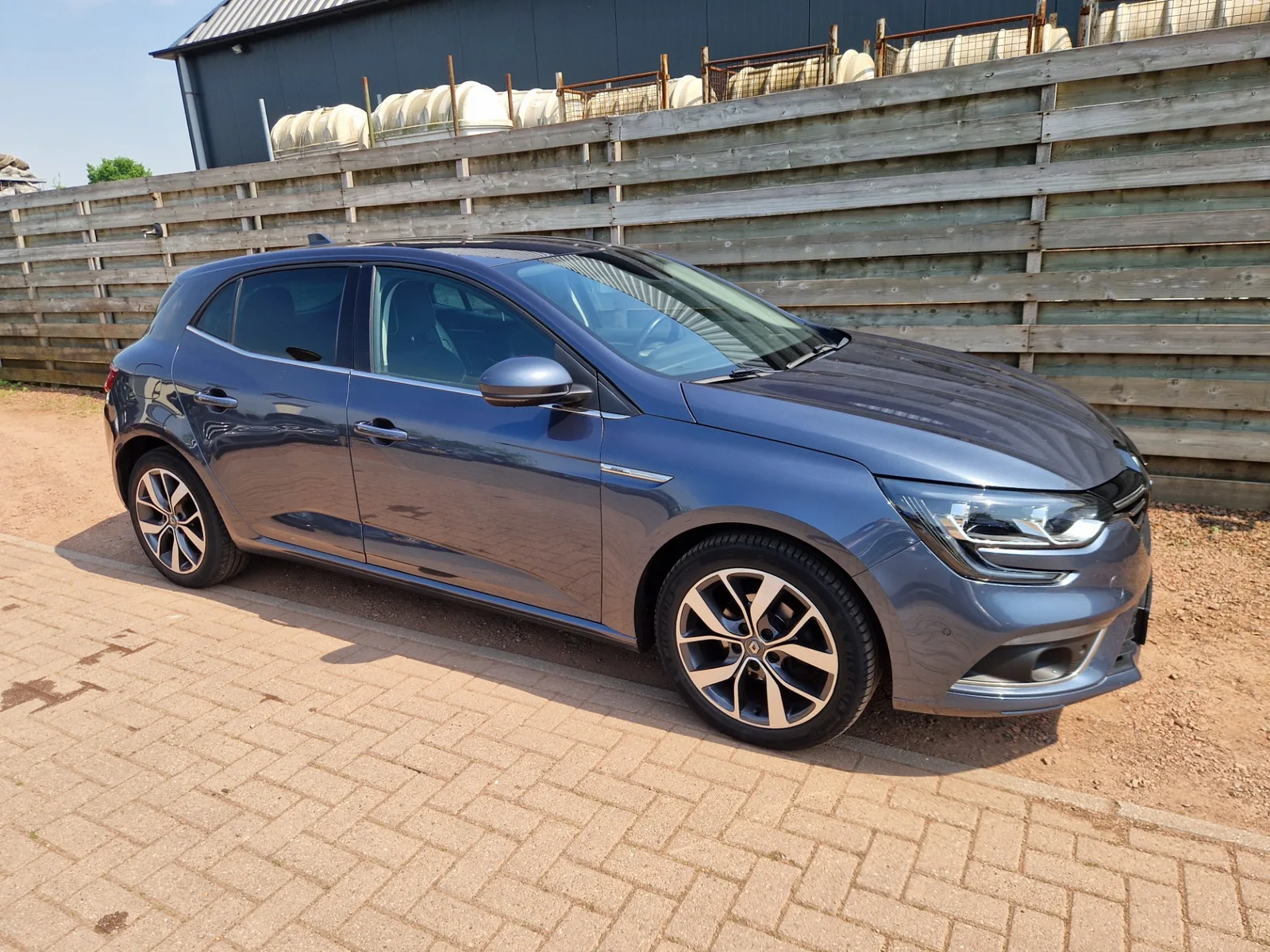 Renault Mégane (2018) — foto 1