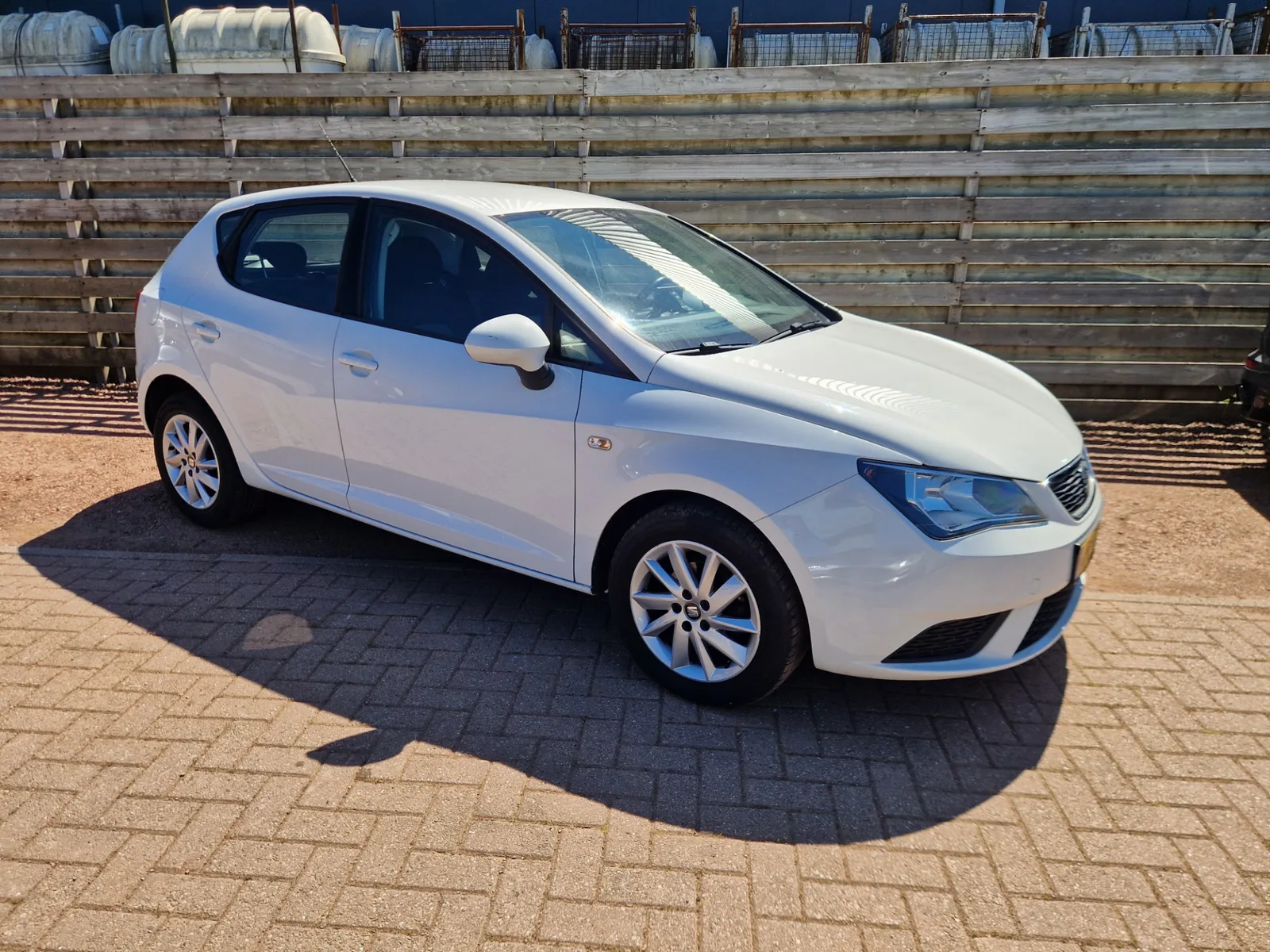 SEAT Ibiza (2014) — foto 1