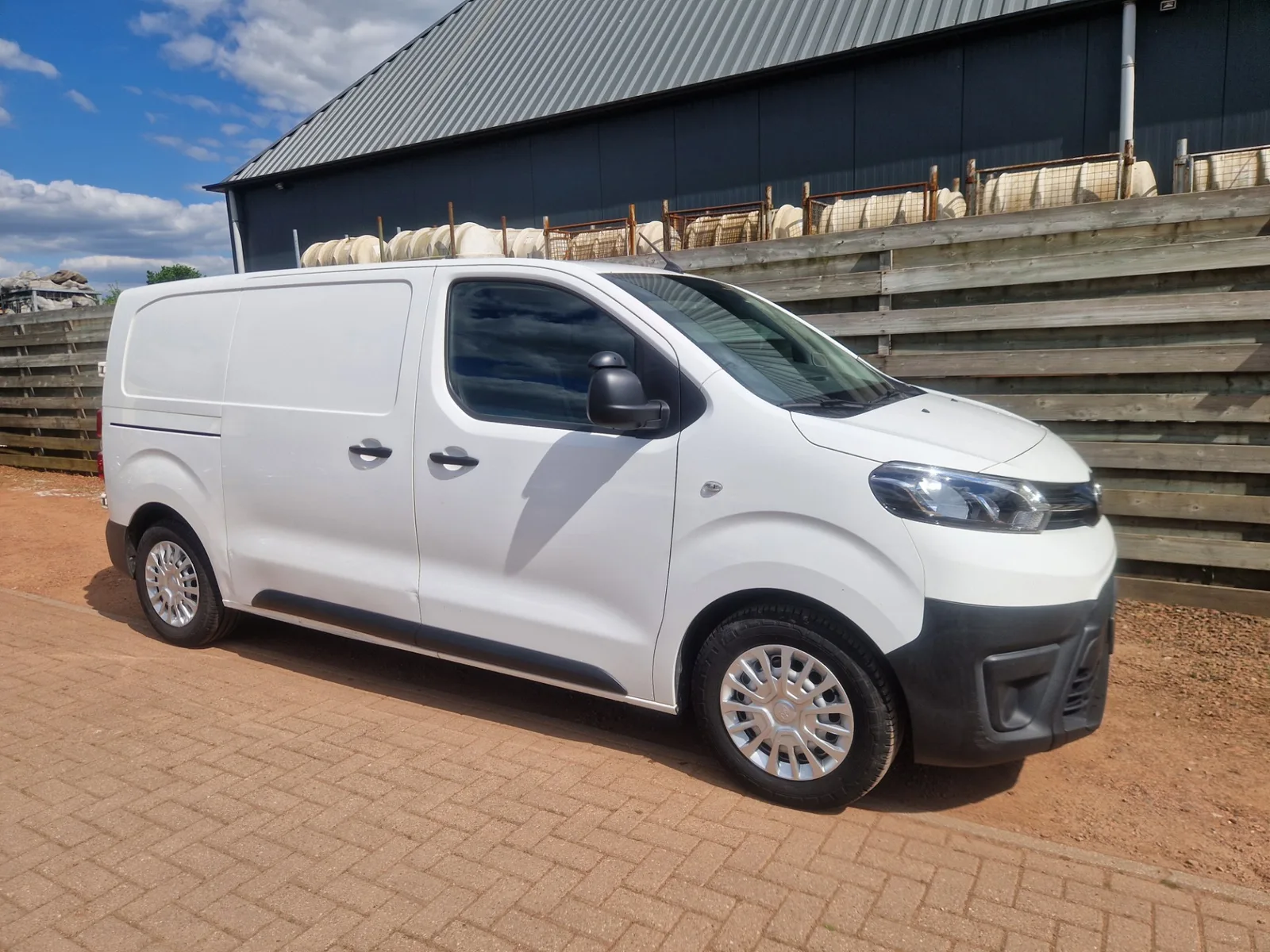 Toyota Proace (2021) — foto 1
