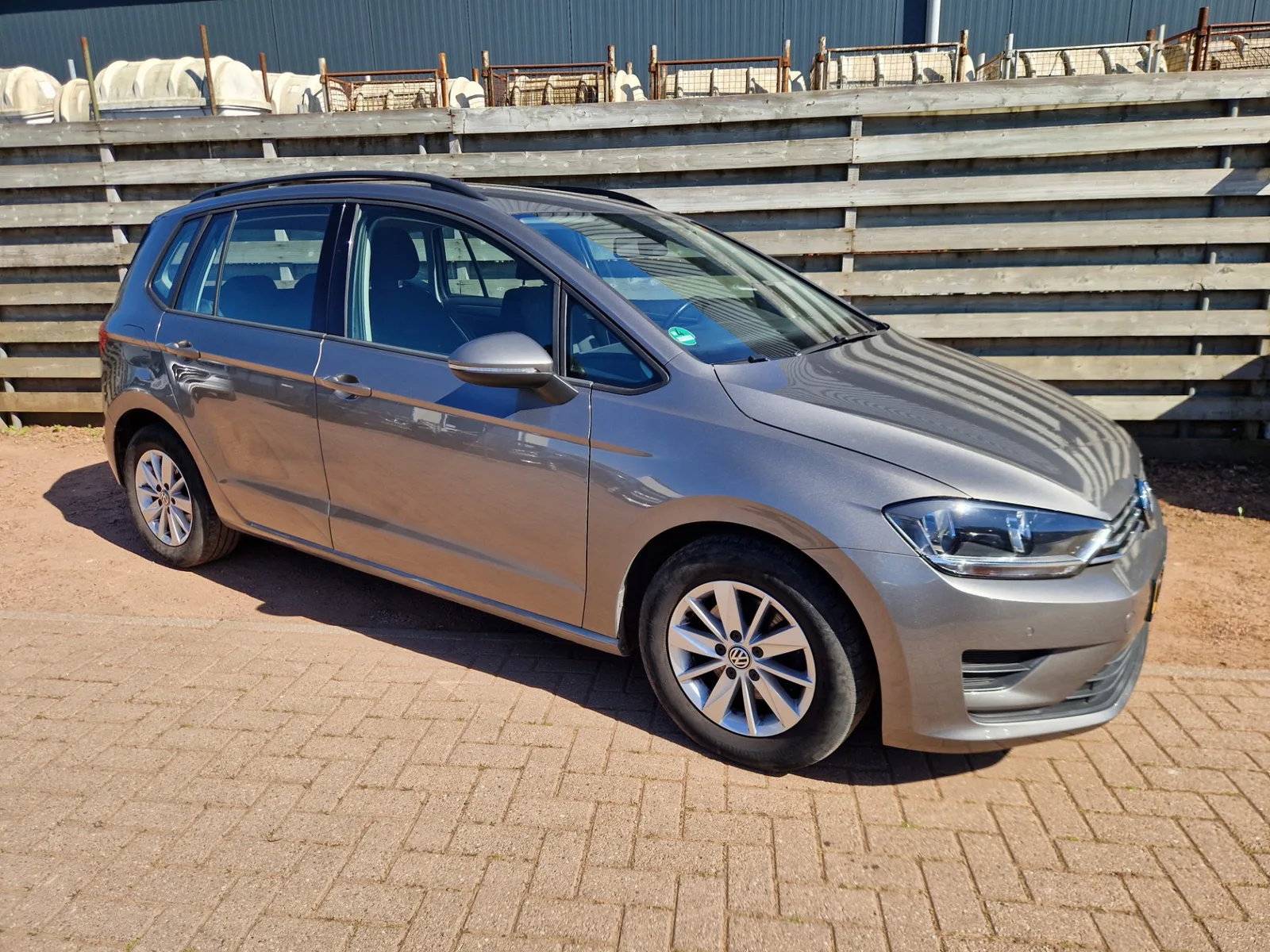 Volkswagen Golf Sportsvan (2015) — foto 1