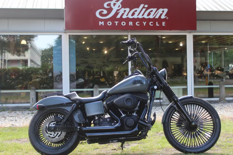 Harley-Davidson Dyna Street BOB (2013)