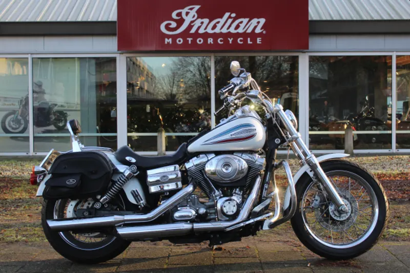 Harley-Davidson Dyna Super Glide (2006)