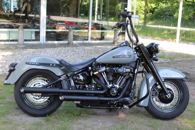 Harley-Davidson Heritage FLHCS (2021)
