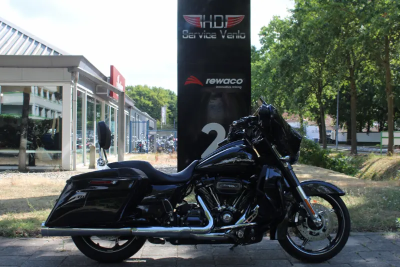 Harley-Davidson Street Glide (2017)