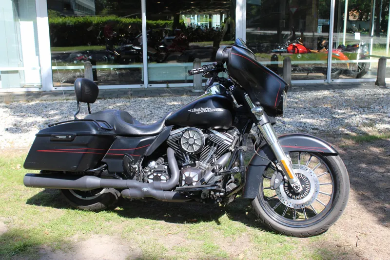 Harley-Davidson Street Glide (2014)