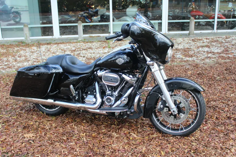 Harley-Davidson Street Glide (2021)