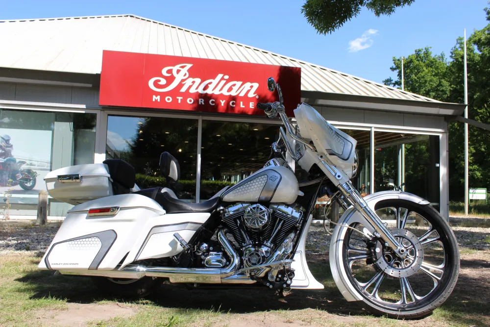 Harley-Davidson Street Glide (2015) — foto 1
