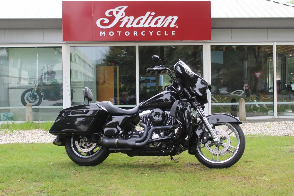 Harley-Davidson Street Glide (2015) — foto 1