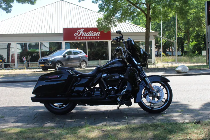 Harley-Davidson Street Glide (2017)