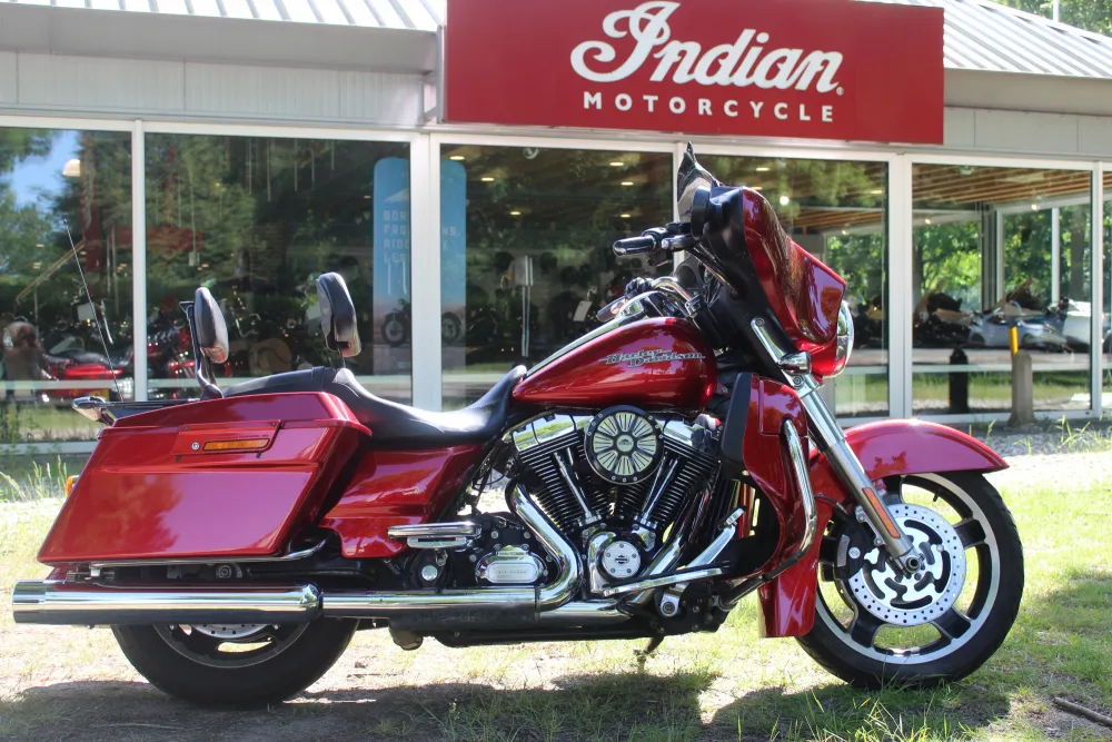 Harley-Davidson Street Glide (2011) — foto 1
