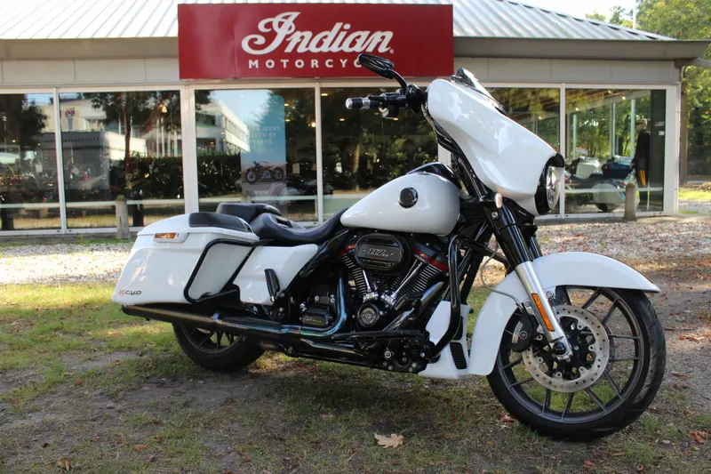 Harley-Davidson CVO Street Glide (2020)