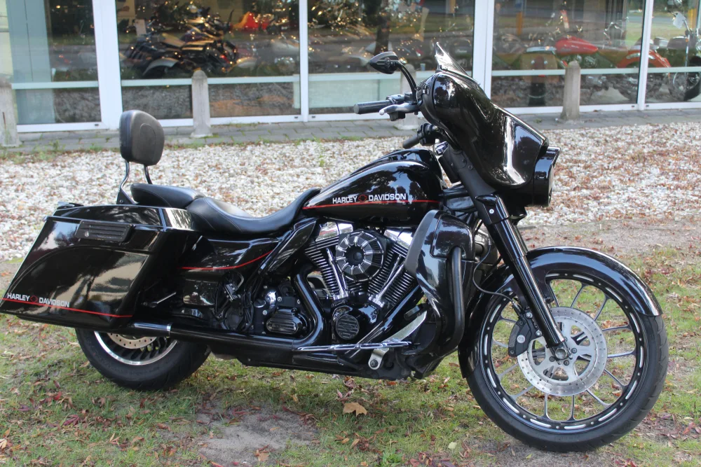 Harley-Davidson Ultra Limited (2012) — foto 1