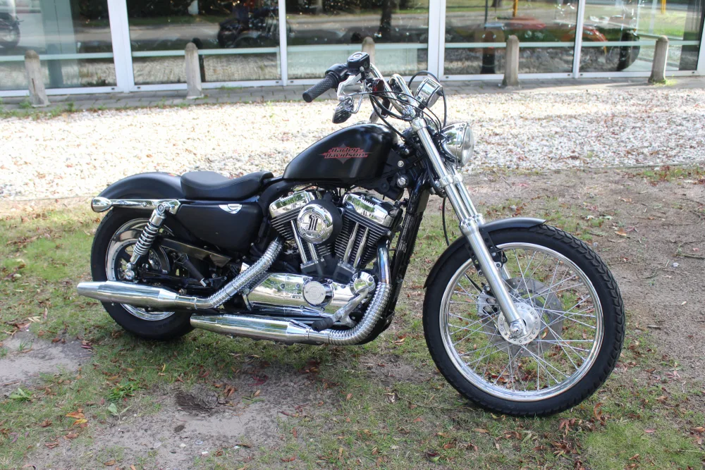 Harley-Davidson XL (2012) — foto 1