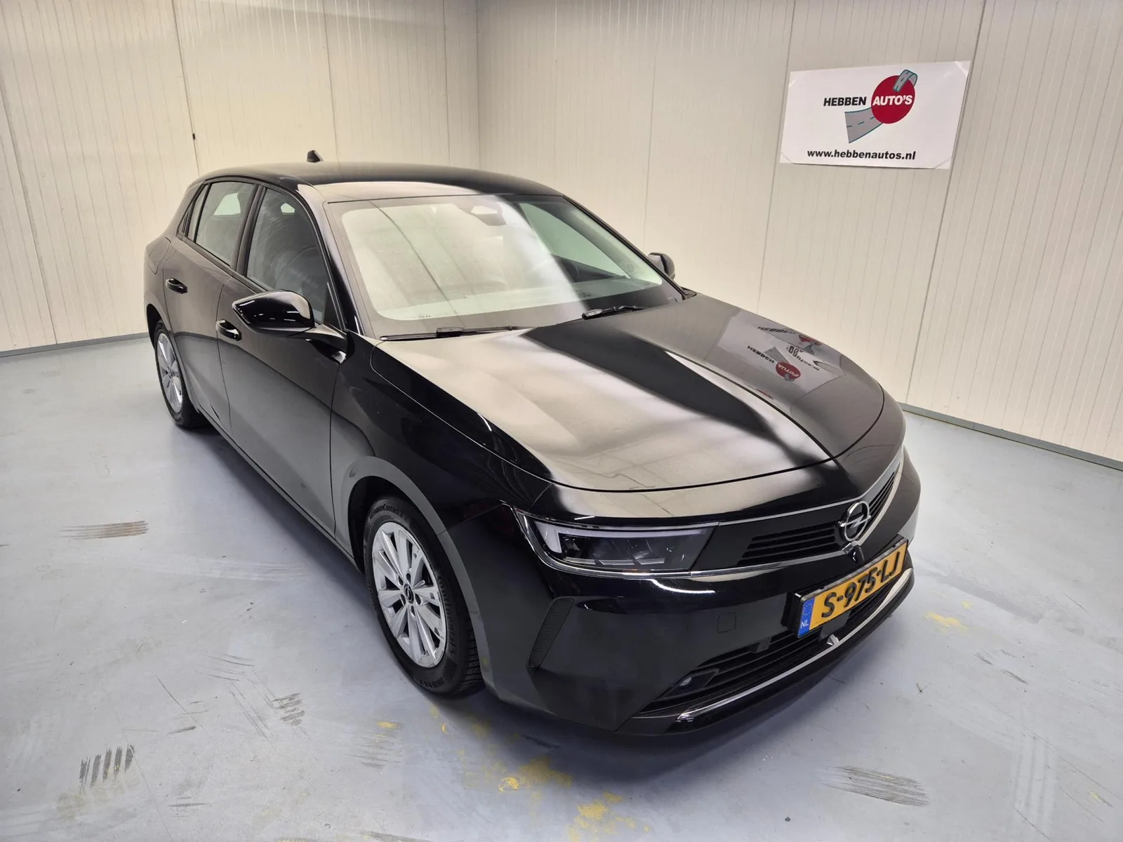 Opel Astra (2023) — foto 1
