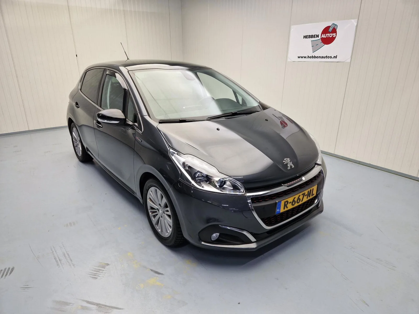 Peugeot 208 (2016) — foto 1