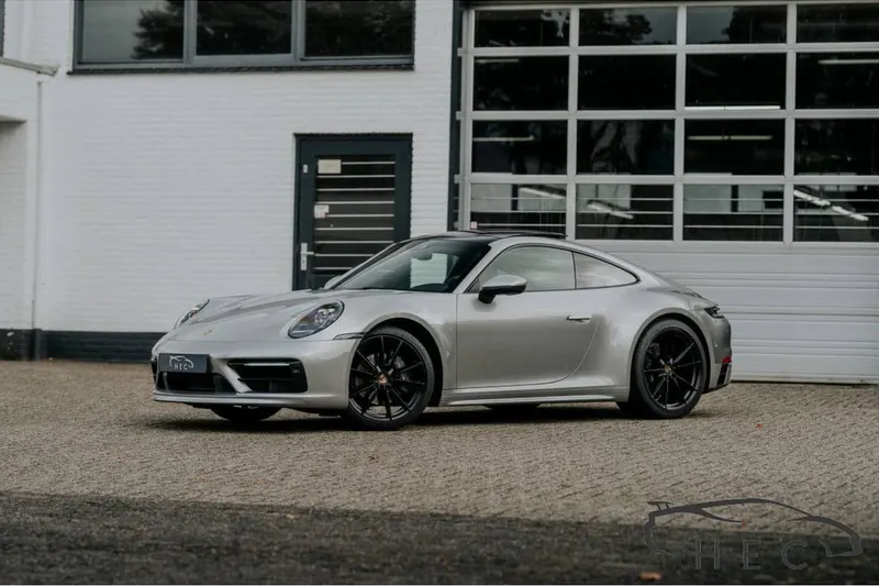 Porsche 911 (2021)