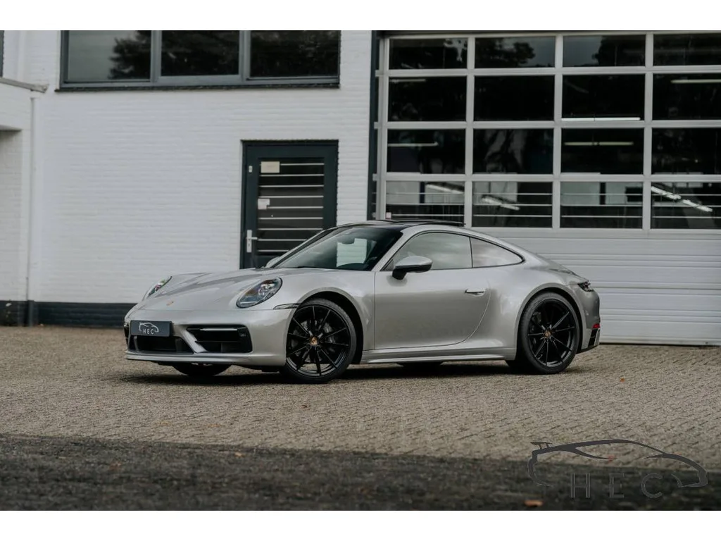 Porsche 911 (2021) — foto 1