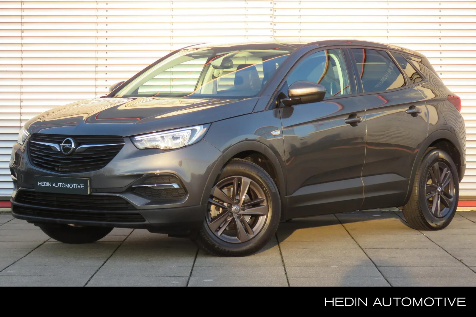 Opel Grandland X (2019) — foto 1