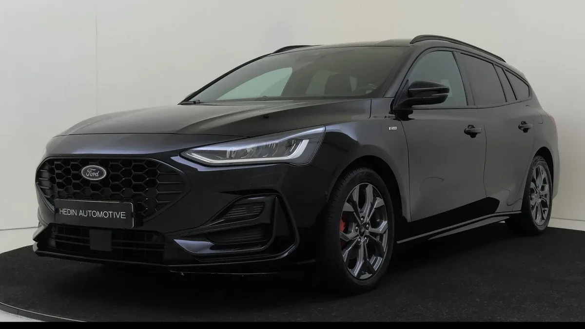 Ford Focus (2022) — foto 1