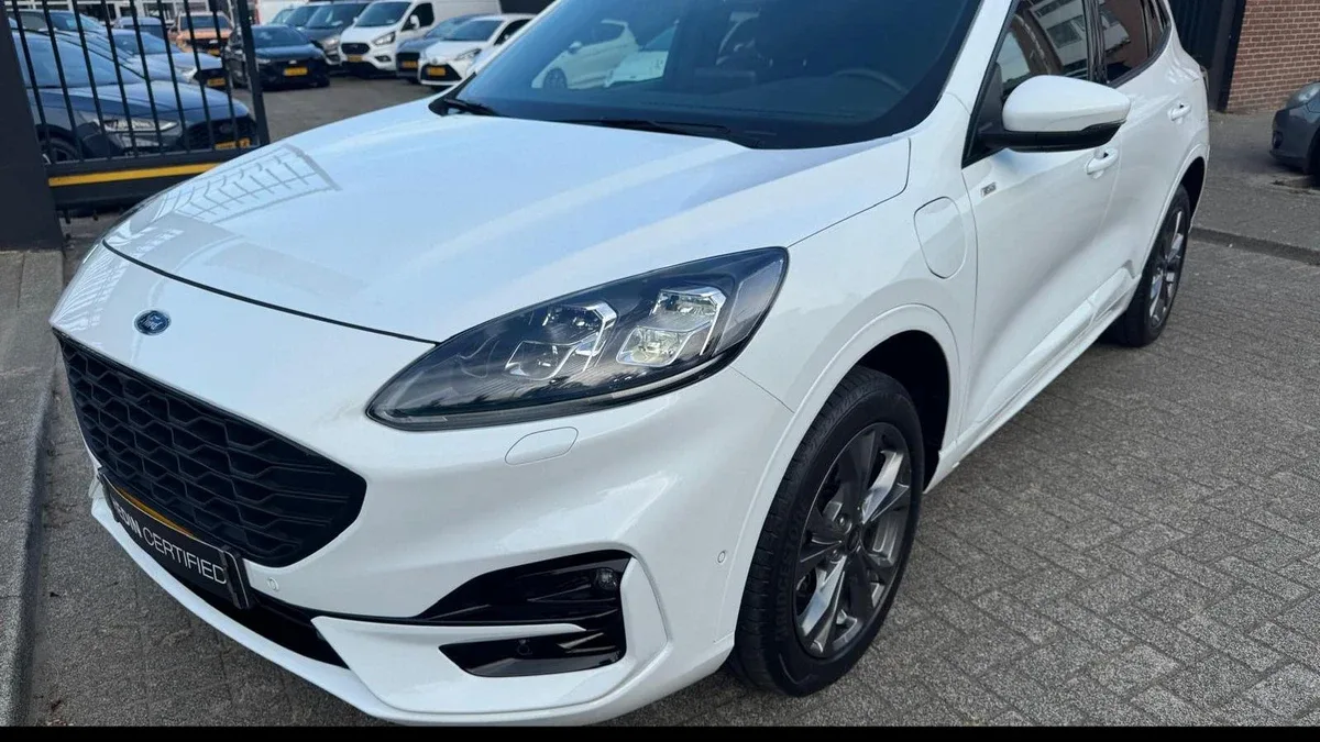 Ford Kuga (2022) — foto 1