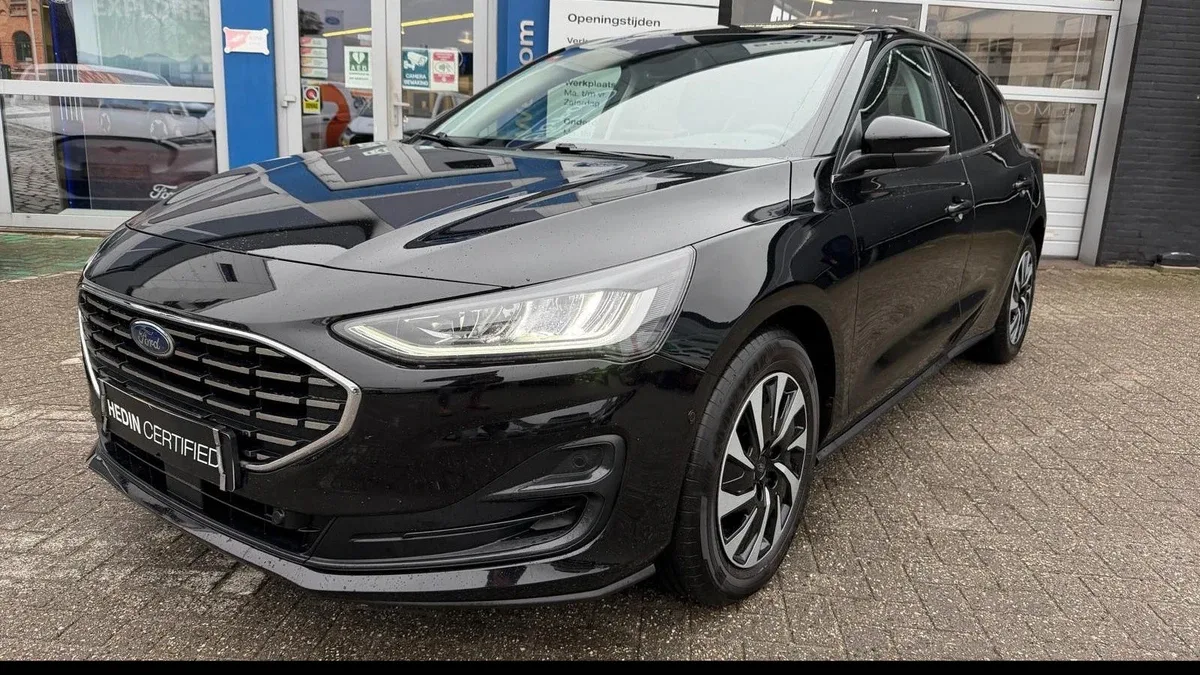 Ford Focus (2022) — foto 1