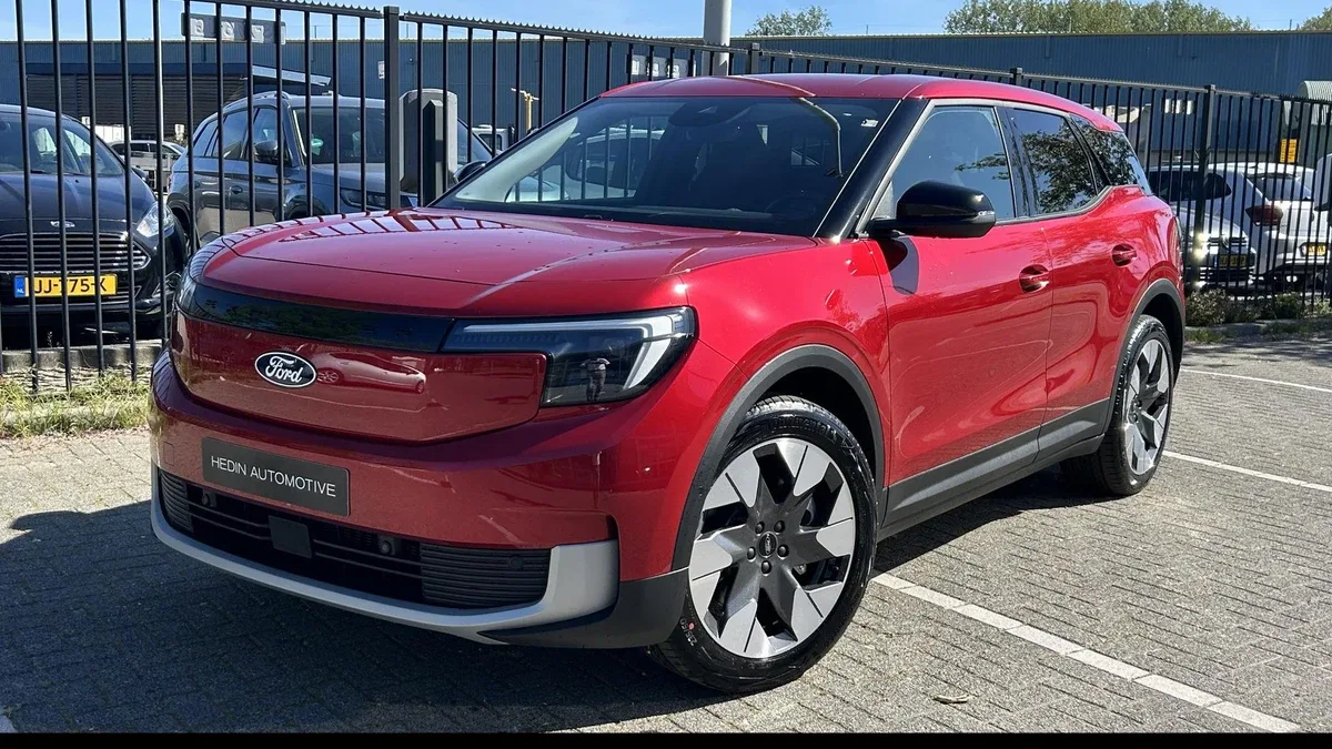 Ford Explorer (2026) — foto 1