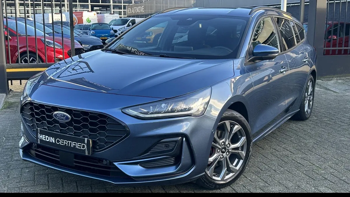 Ford Focus (2022) — foto 1