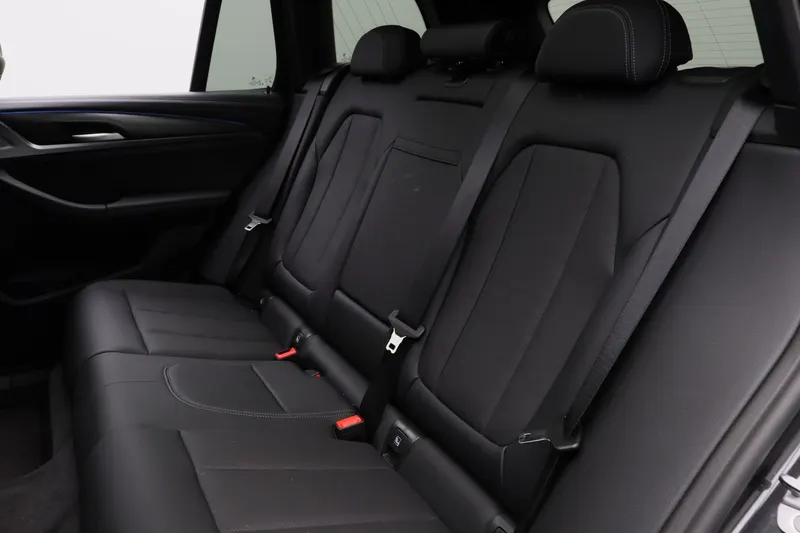 BMW iX3 (2024)