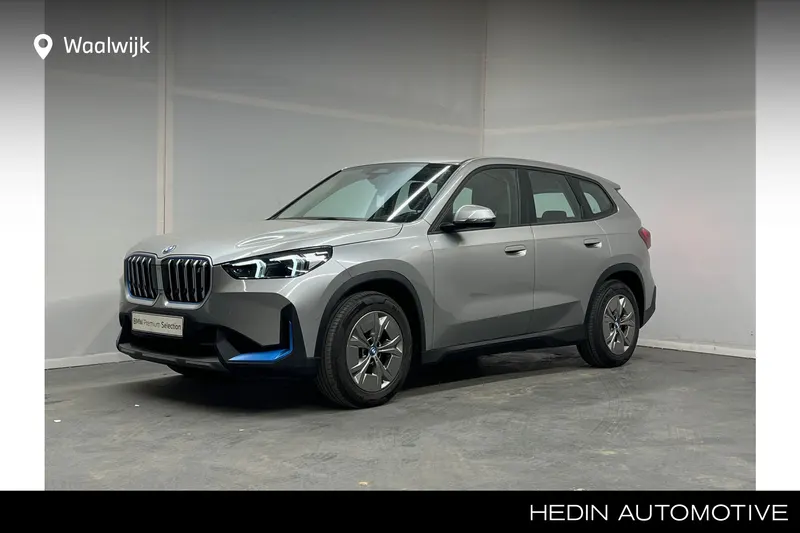 BMW iX1 (2023)