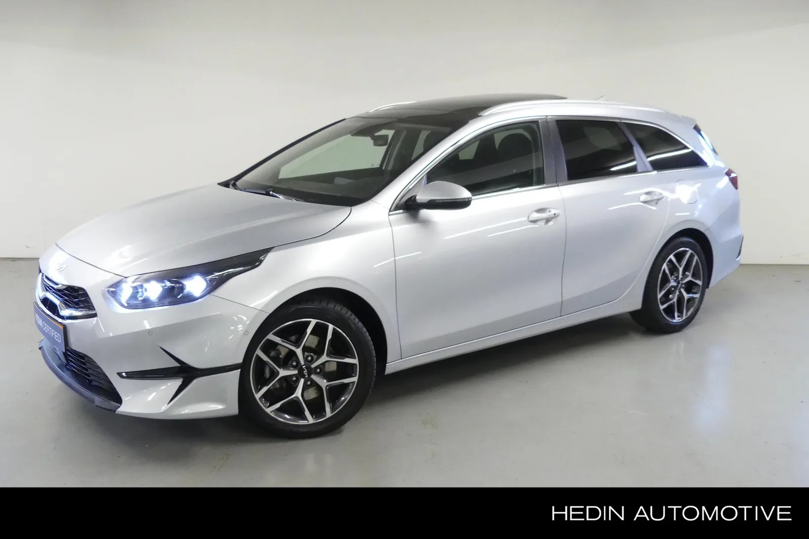 Kia Ceed Sportswagon (2024) — foto 1