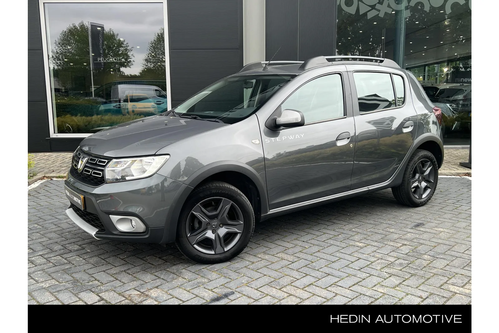 Dacia Sandero Stepway (2018) — foto 1