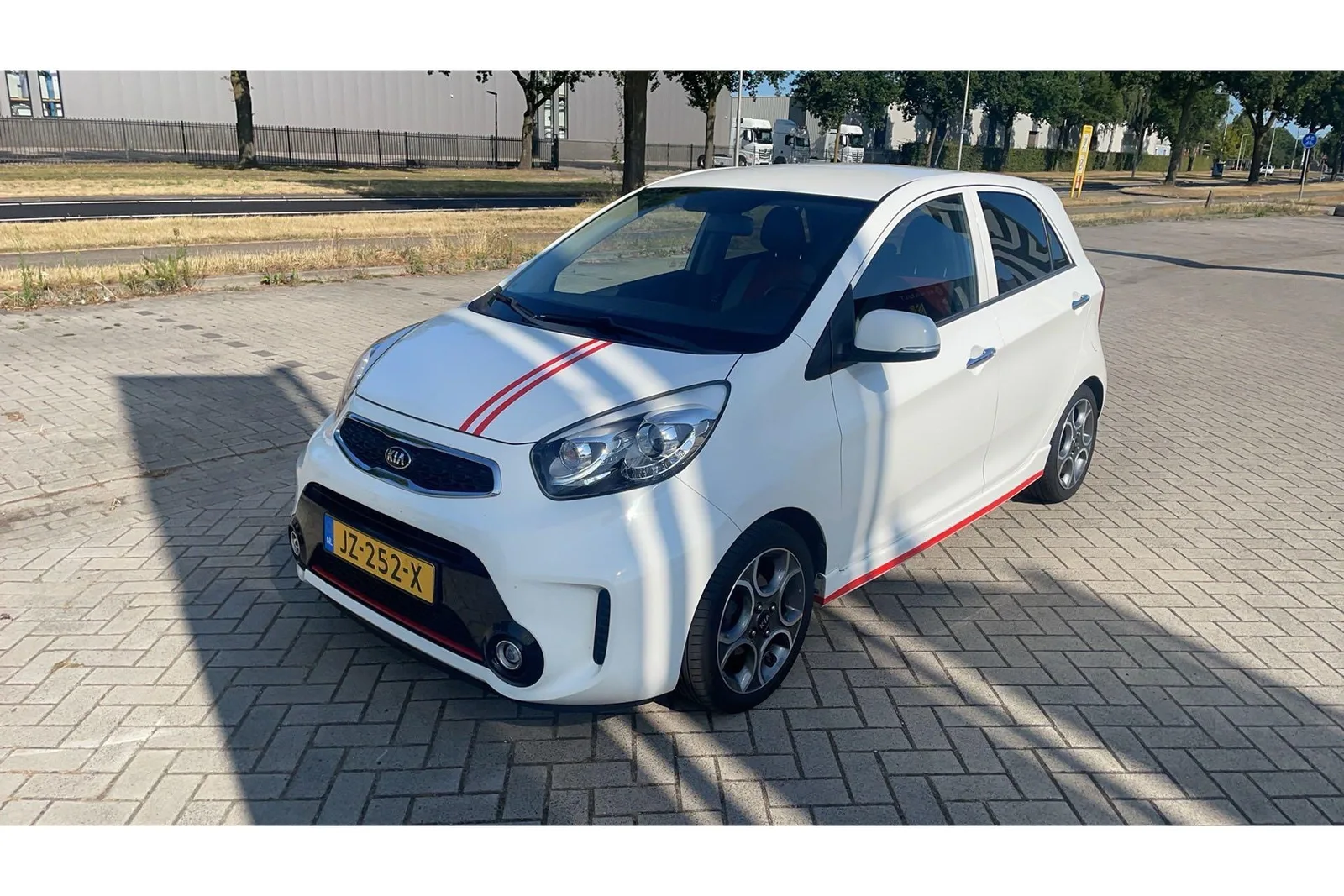 Kia Picanto (2016) — foto 1