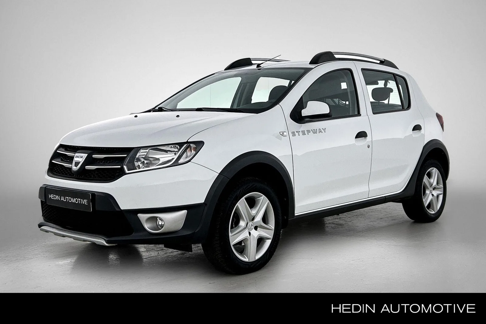 Dacia Sandero Stepway (2015) — foto 1