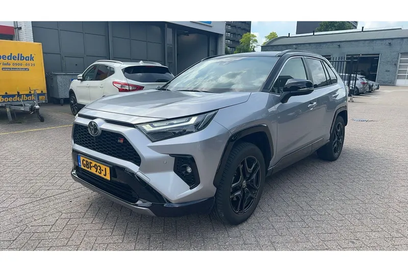 Toyota RAV4 (2024)