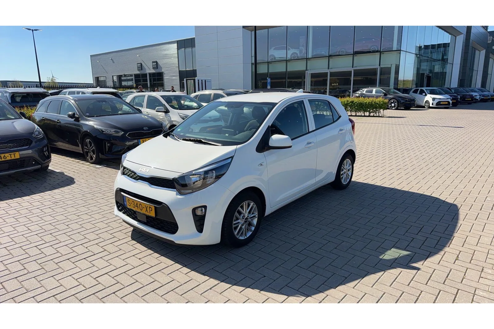 Kia Picanto (2023) — foto 1