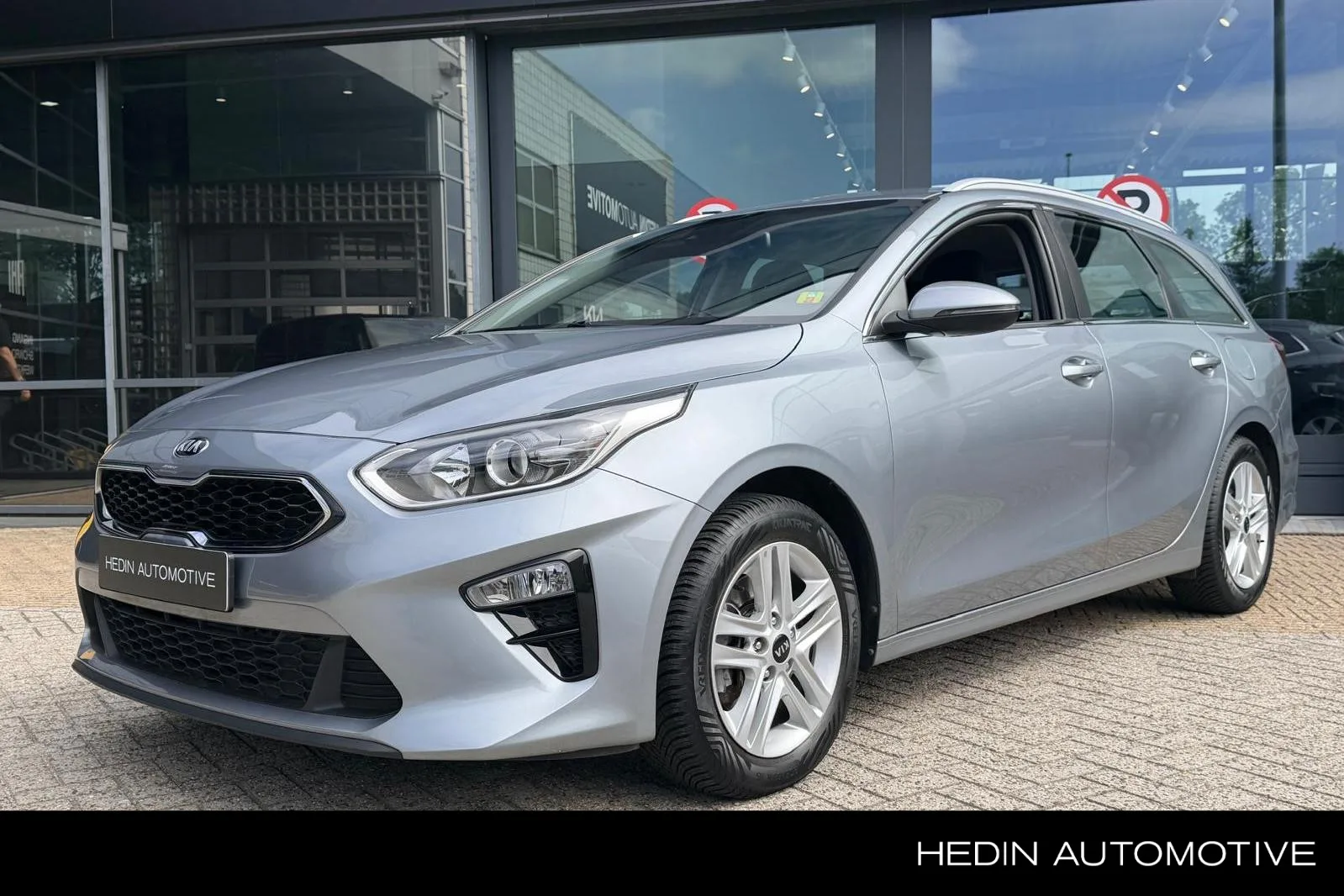 Kia Ceed Sportswagon (2020) — foto 1