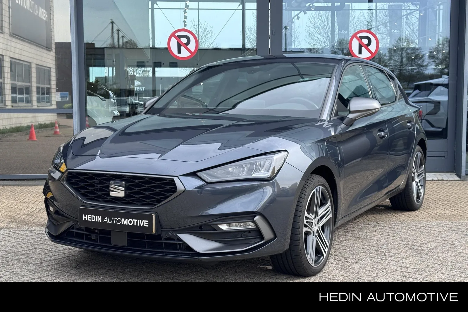 SEAT Leon (2025) — foto 1