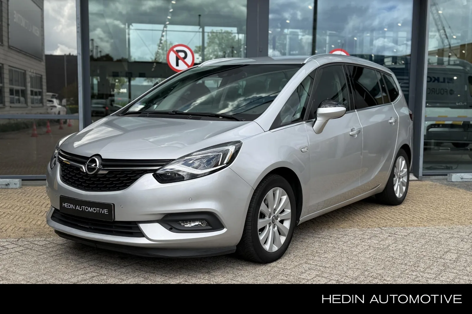 Opel Zafira (2019) — foto 1