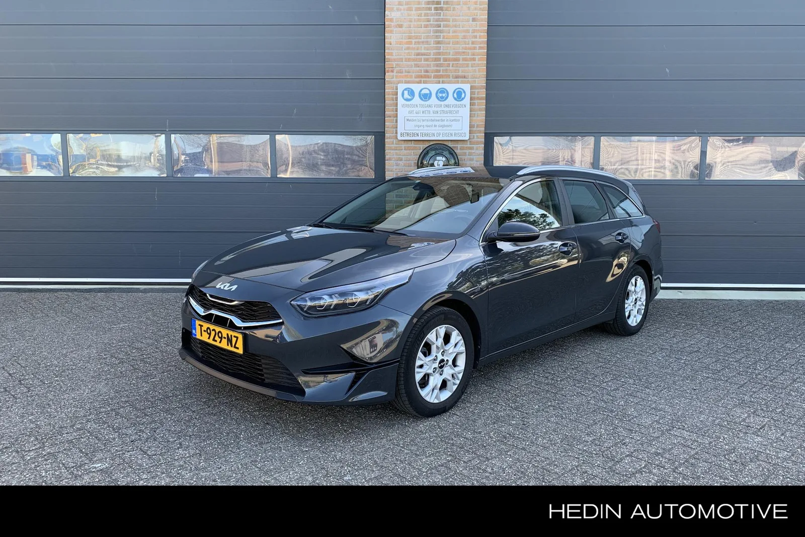 Kia Ceed Sportswagon (2023) — foto 1