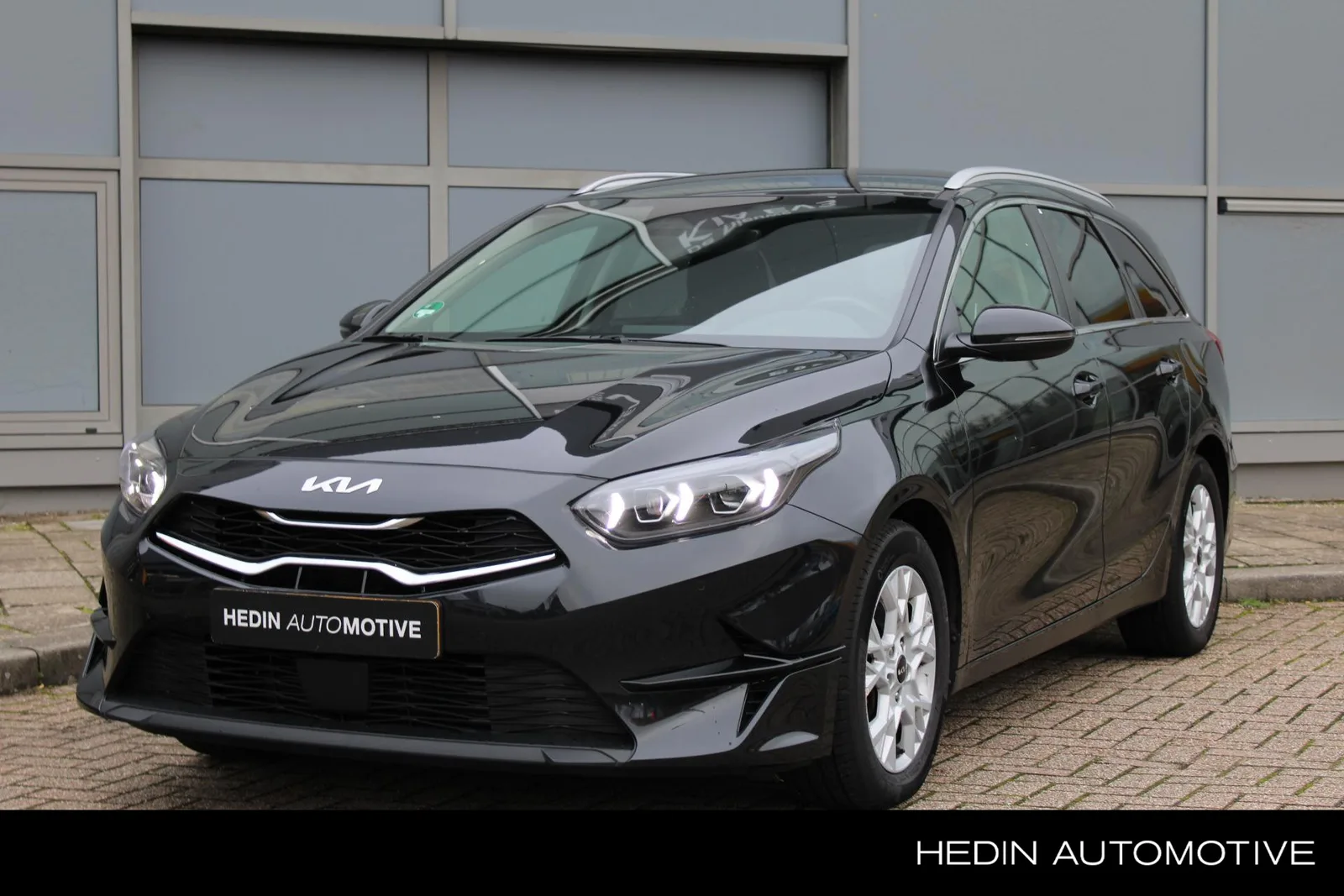 Kia Ceed Sportswagon (2024) — foto 1