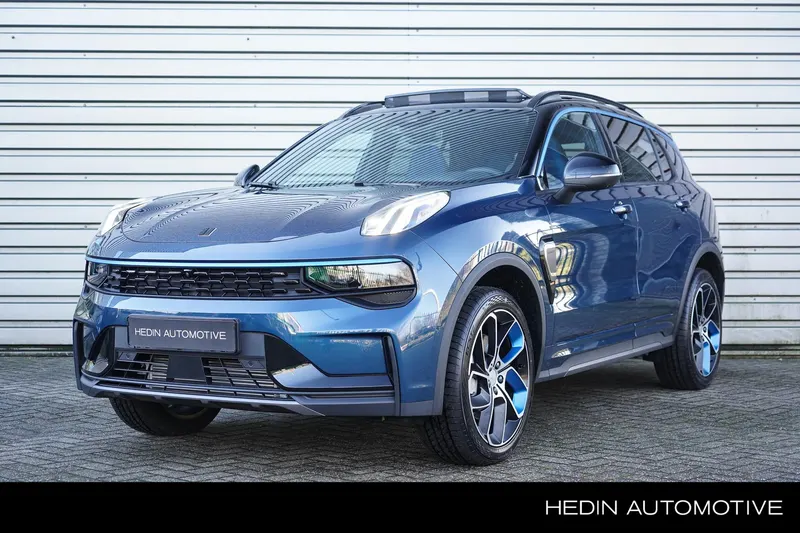 Lynk & Co 01 (2025)