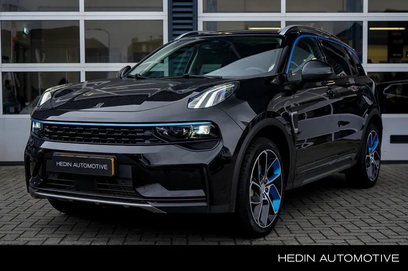 Lynk & Co 01 (2025)