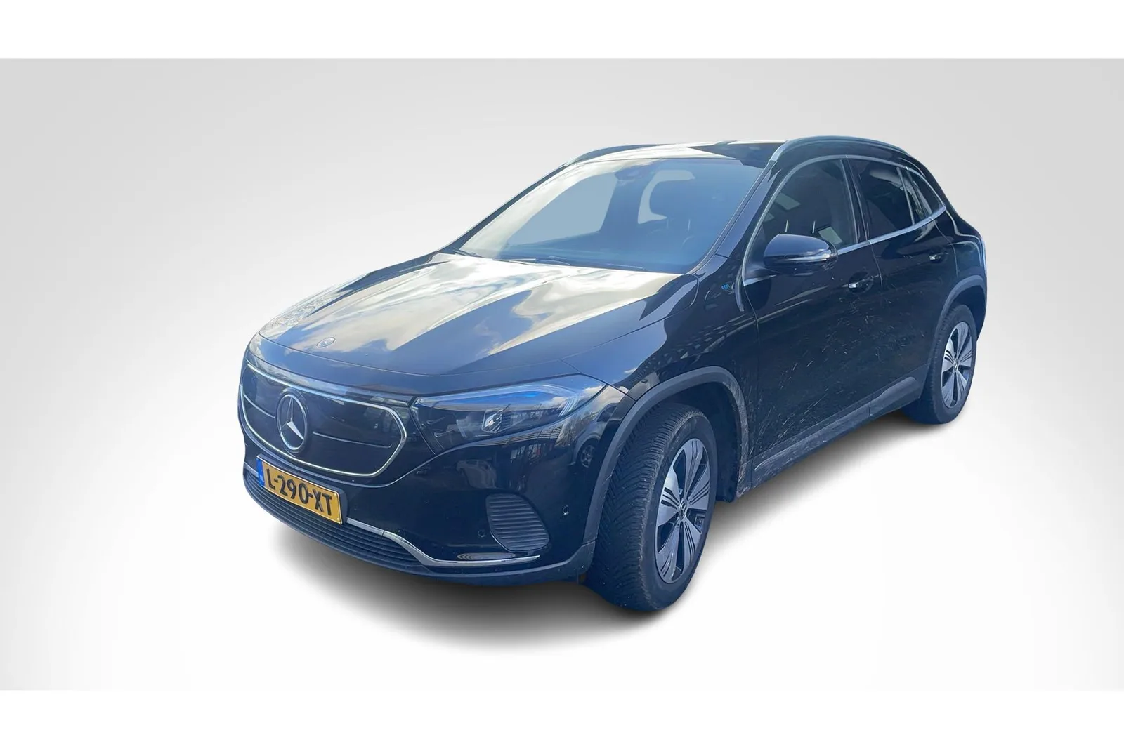 Mercedes-Benz EQA (2021) — foto 1