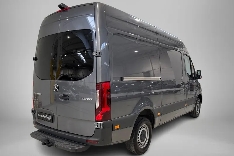 Mercedes-Benz Sprinter (2023)