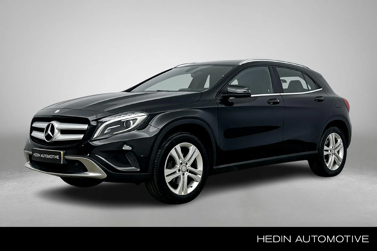 Mercedes-Benz GLA (2016) — foto 1